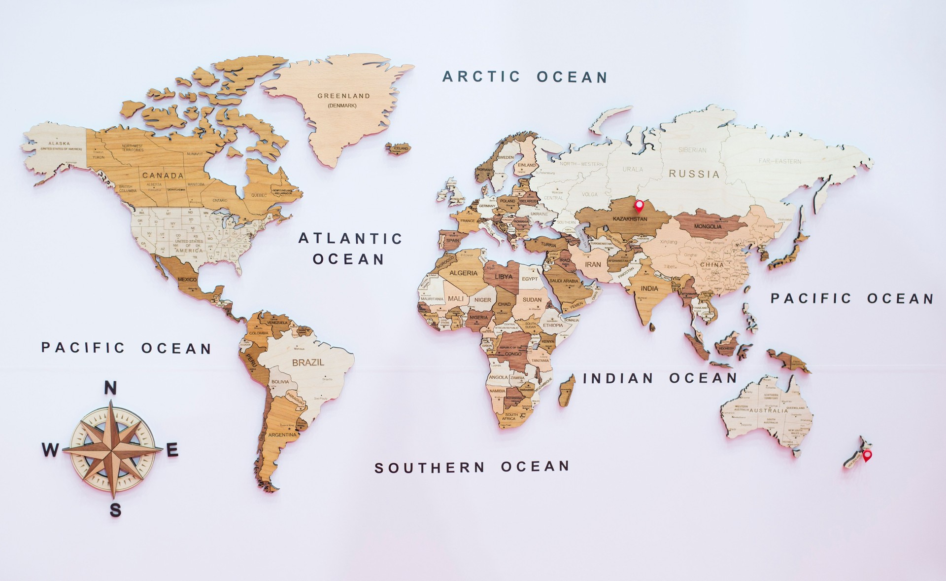 geographic map Shows the properties of various areas on the earth.